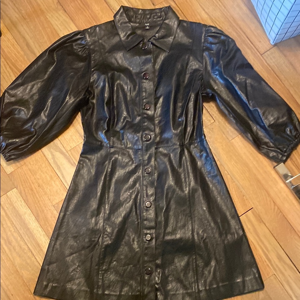 Fate Black Mini Dress with Elegant Design
